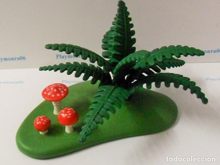 Playmobil: PLAYMOBIL P109 * VEGETACION ELECHOS MAS HONGOS SOBRE TERRENO VERDE