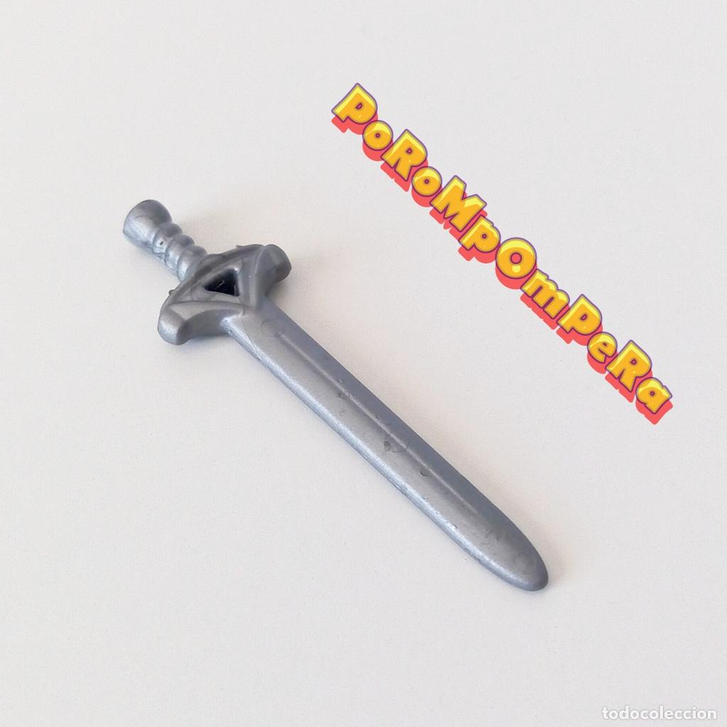 Playmobil: PLAYMOBIL espada plateada empu&ntilde;adura triangular caballero medieval rey pr&iacute;ncipe guerrero i8