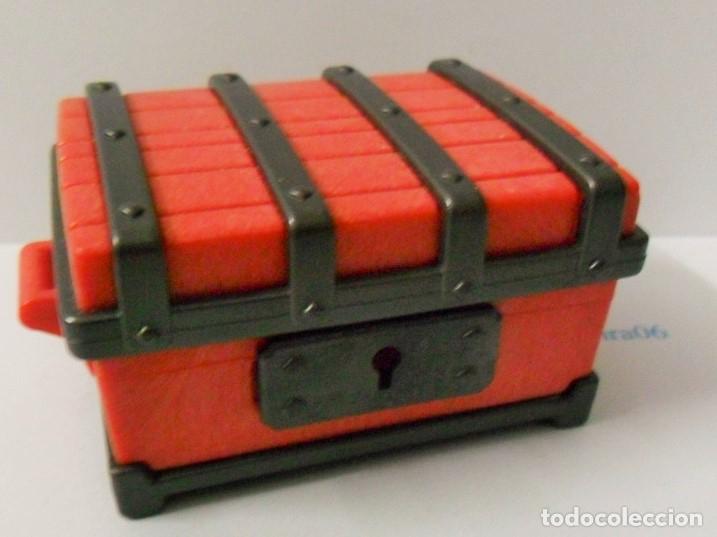 Playmobil: PLAYMOBIL P129 * COFRE ROJO CON REFUERZOS METALICOS TESORO PIRATA OESTE VICTORIANO