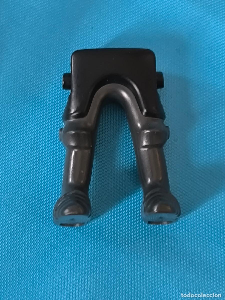 Playmobil: Playmobil piernas negras armadura coraza medieval antracita vikingos caballero romanos &aacute;rabes