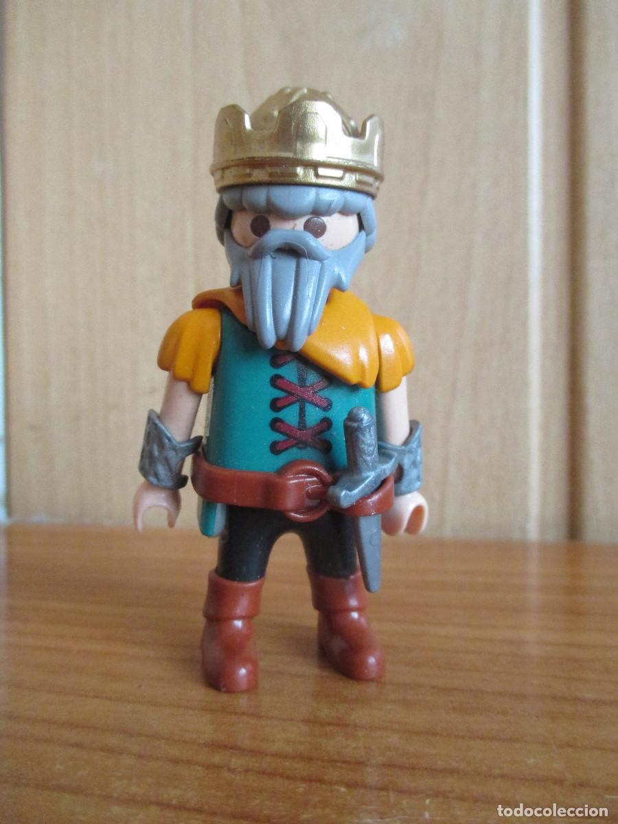 Playmobil: PLAYMOBIL: EXTRA&Ntilde;A FIGURA REY O SOLDADO MEDIEVAL, DE MENOR TAMA&Ntilde;O AL HABITUAL
