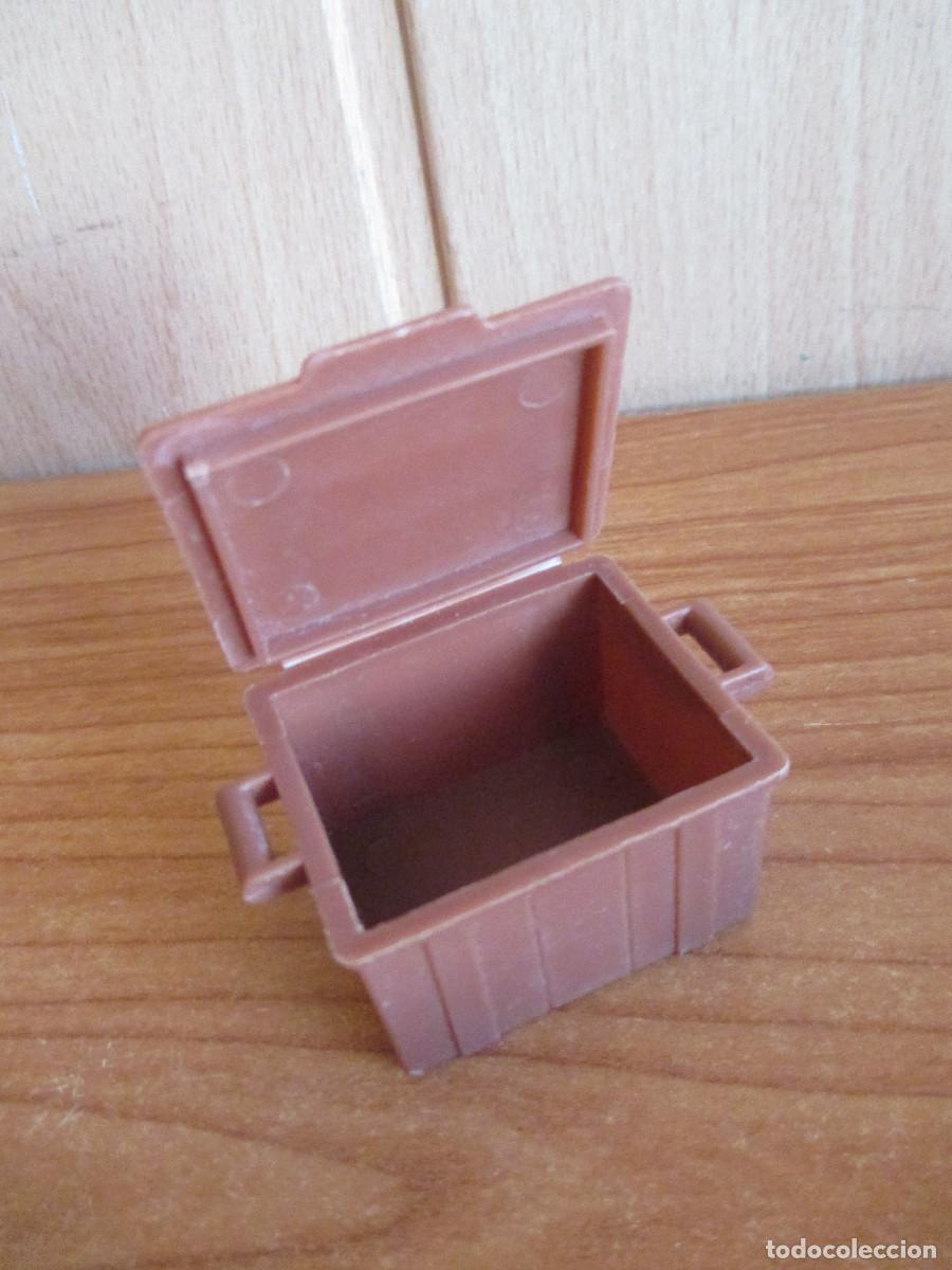Playmobil: PLAYMOBIL : 1 COFRE O CAJA MARRON