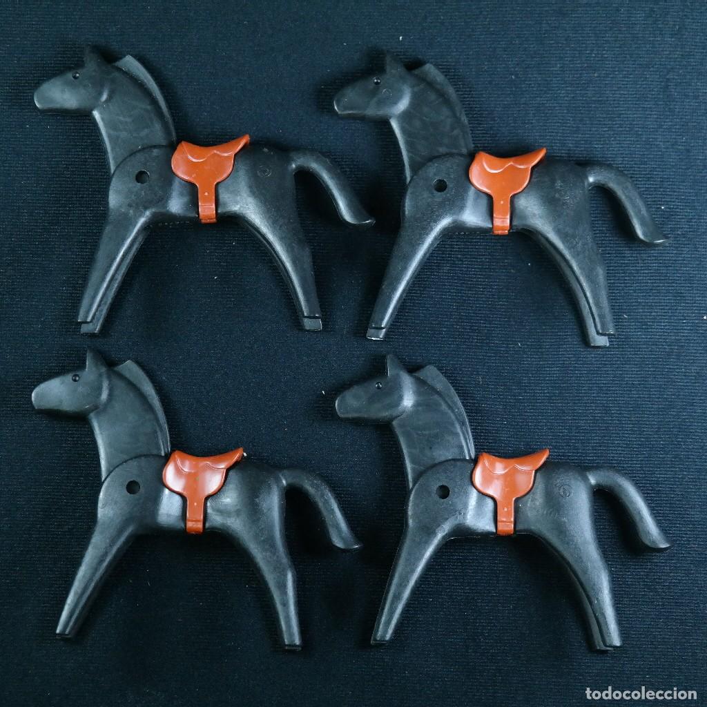 Playmobil: Playmobil 4 caballos ☼