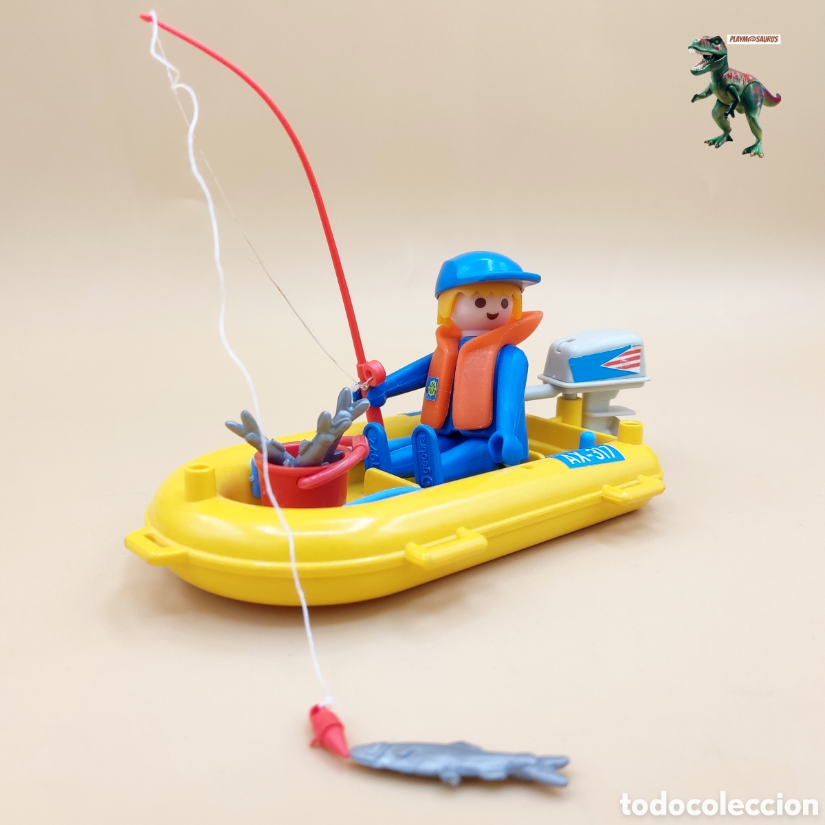 Playmobil: PLAYMOBIL figura pescador en lancha amarilla zodiac pesca deportiva ca&ntilde;a de pescar simil 3574