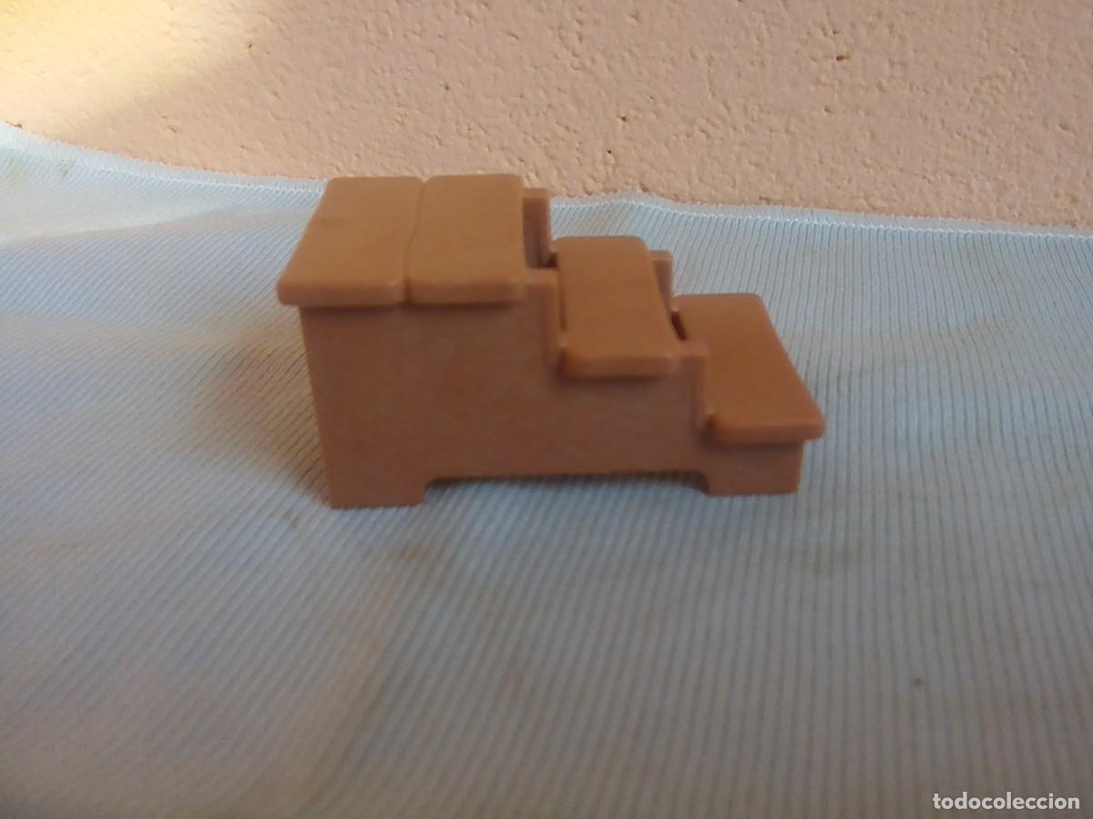 Playmobil: PLAYMOBIL ESCALERA MADERA TRES PELDA&Ntilde;OS