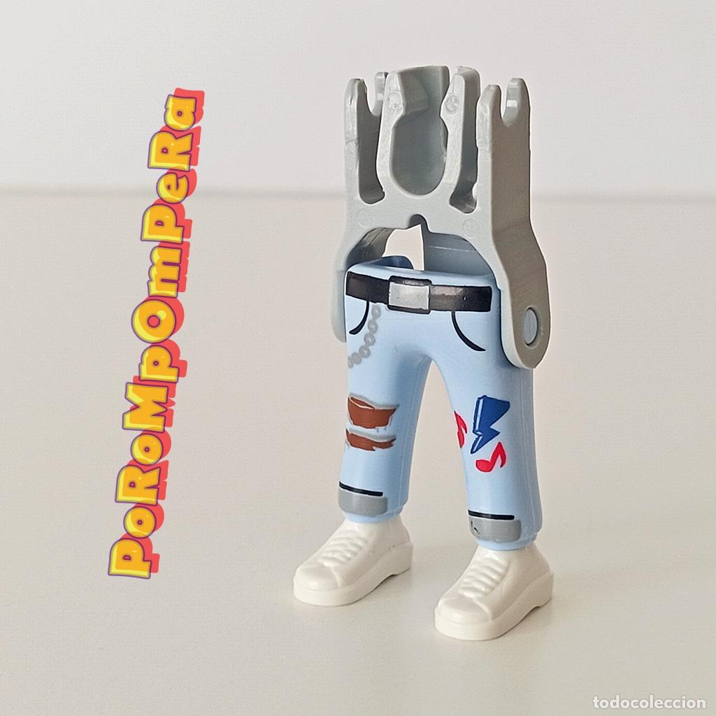 Playmobil: PLAYMOBIL pierna pantal&oacute;n celeste zapatilla deportiva blanca + esqueleto CUSTOM/COMPLETAR U4