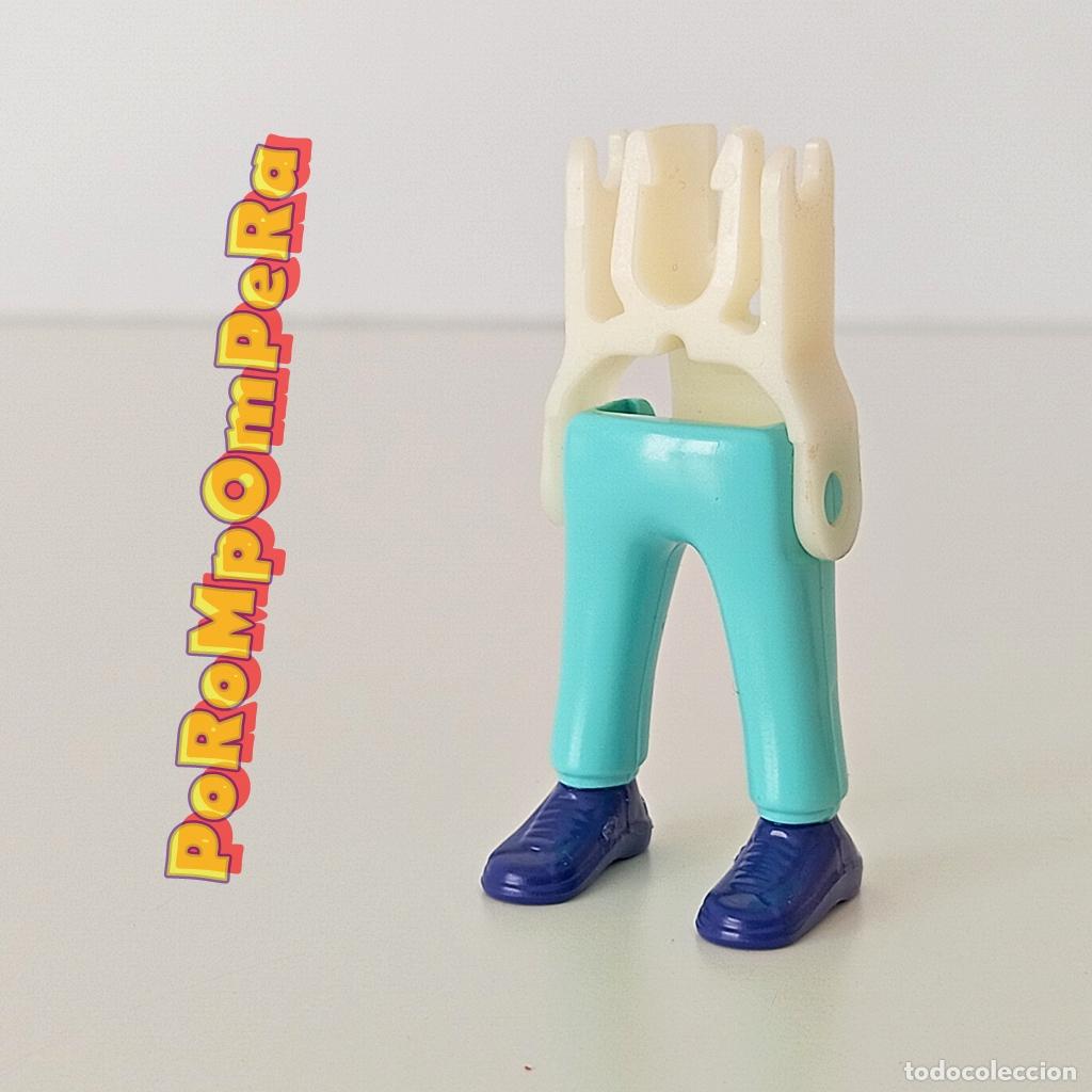 Playmobil: PLAYMOBIL pierna pantal&oacute;n turquesa zapatilla deportiva azul + esqueleto CUSTOM/COMPLETAR U4