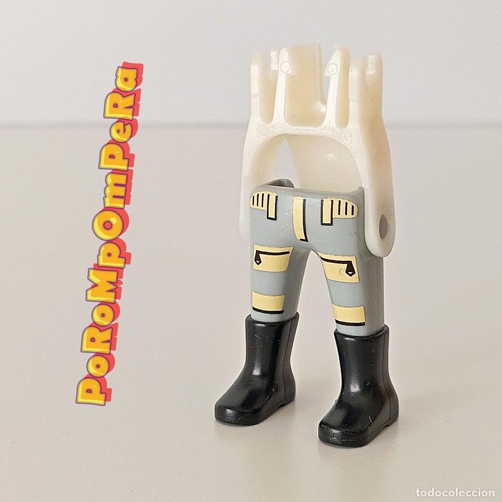 Playmobil: PLAYMOBIL pierna pantal&oacute;n gris cremalleras bota alta negra + esqueleto CUSTOM/COMPLETAR U4