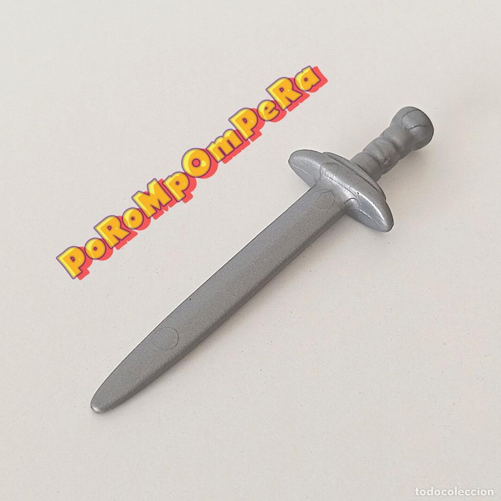 Playmobil: PLAYMOBIL espada plateada empu&ntilde;adura recta caballero medieval pr&iacute;ncipe rey U4
