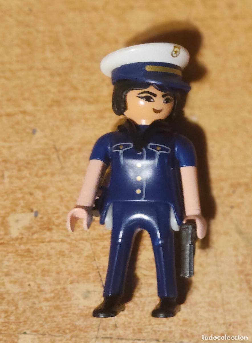 Playmobil: Playmobil Mujer polic&iacute;a con uniforme y pistola