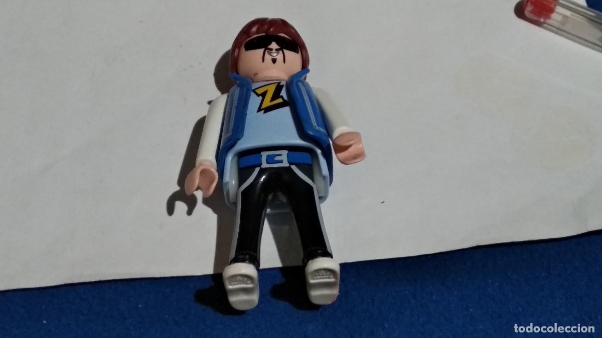 Playmobil: PLAYMOBIL FIGURA HOMBRE DE LA CALLE DELINCUENTE