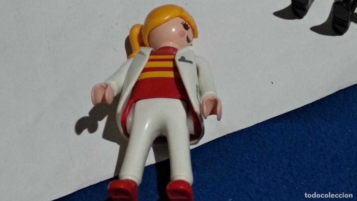 Playmobil: PLAYMOBIL MUJER MEDICO DOCTORA CLINICA CIUDAD VETERINARIA..