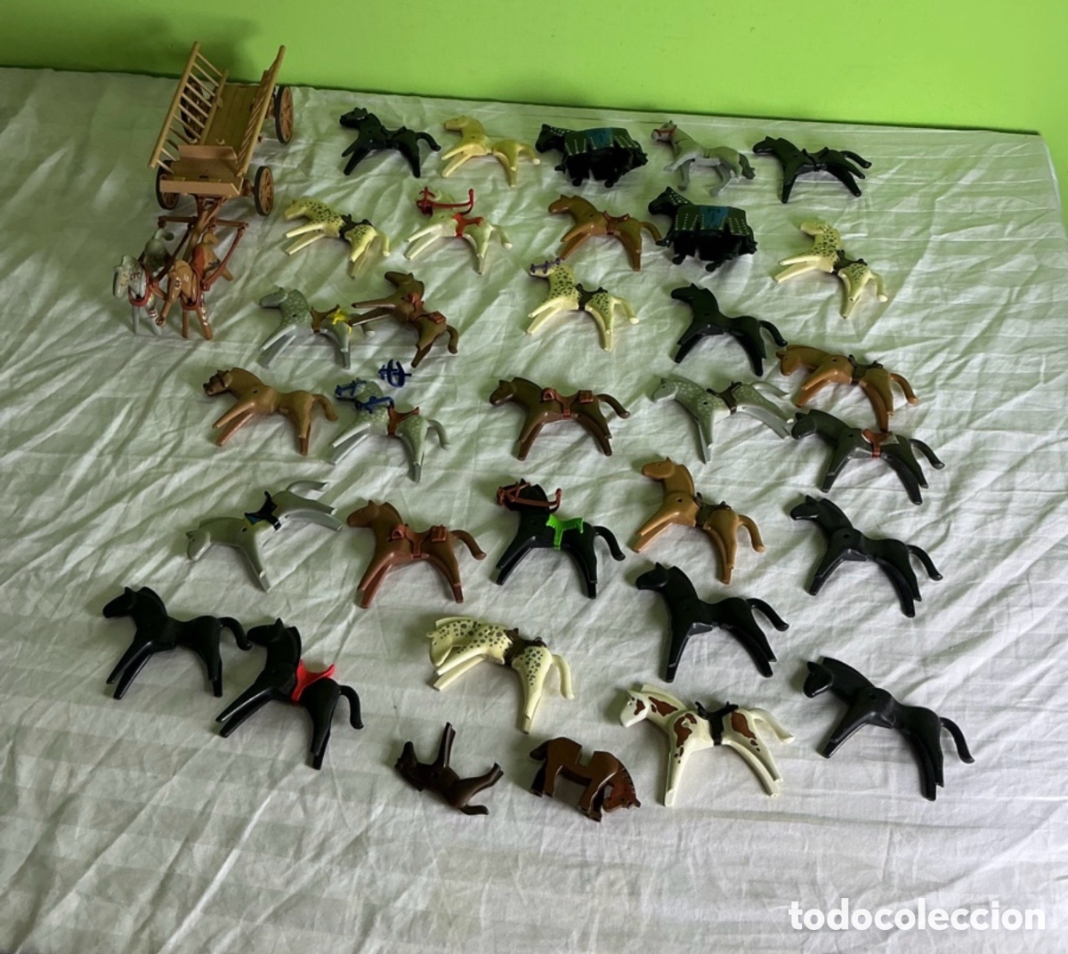Playmobil: LOTE DE 35 CABALLOS PLAYMOBIL CON CARRO Y ACCESORIOS