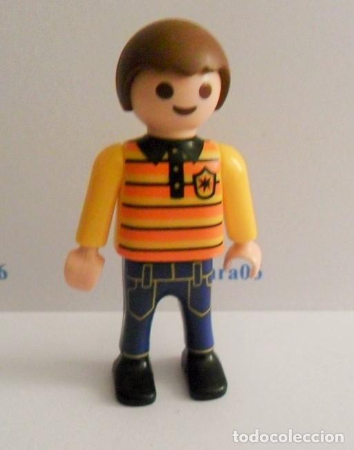 Playmobil: PLAYMOBIL P202* NI&Ntilde;OS NI&Ntilde;O JERSEY AMARILLO RALLAS Y PANTALON AZUL