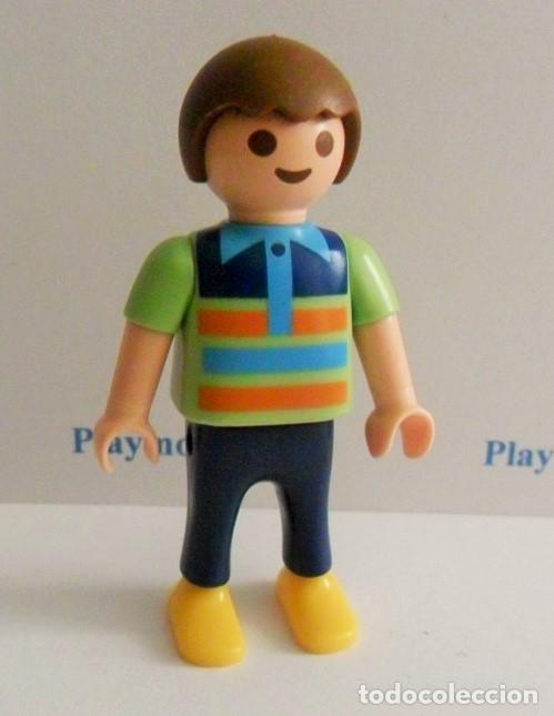 Playmobil: PLAYMOBIL P202* NI&Ntilde;OS NI&Ntilde;O JESEY VERDE RALLAS Y PANTALON AZUL