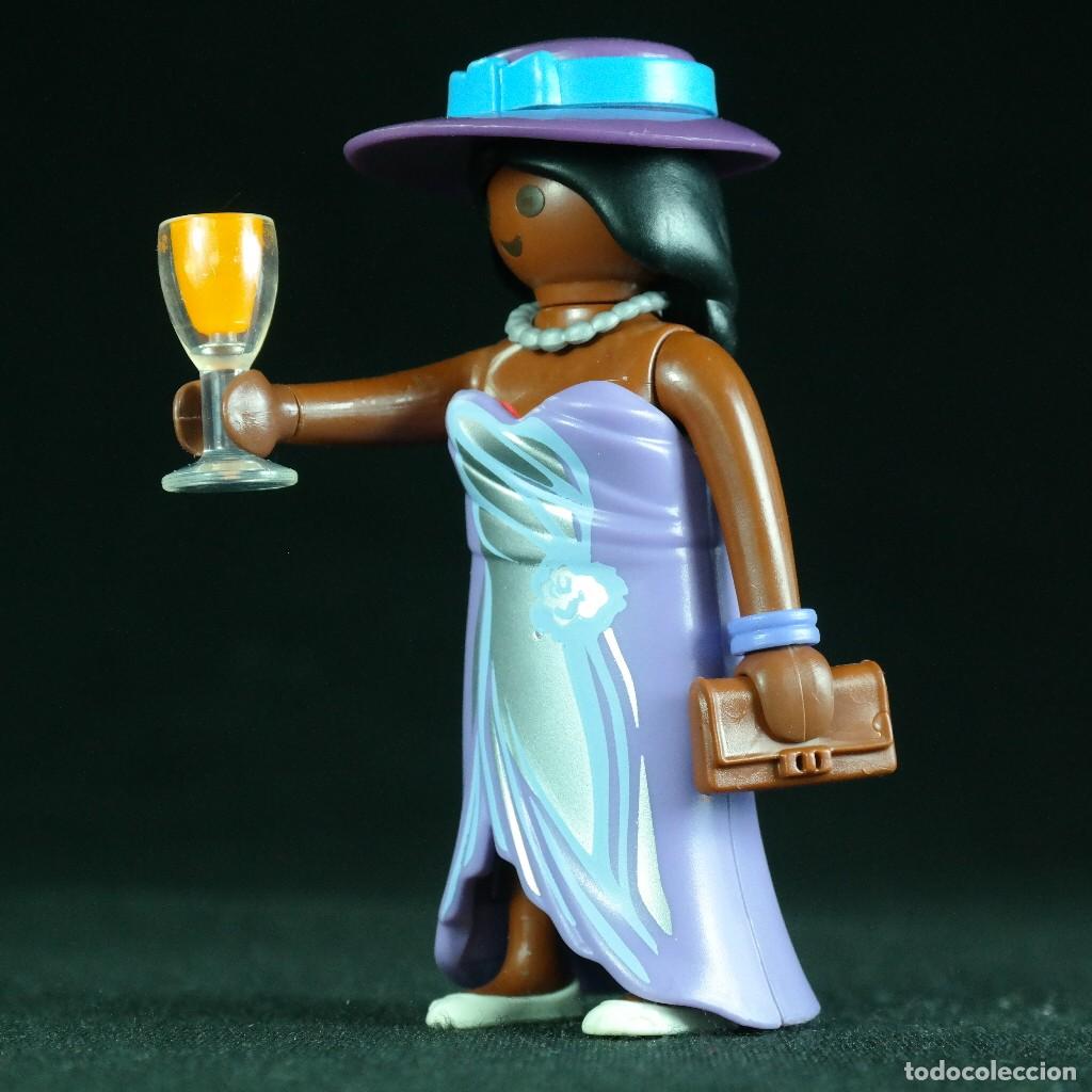 Playmobil: Playmobil mujer con vestido largo ☼