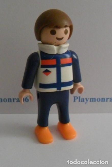 Playmobil: PLAYMOBIL P202* NI&Ntilde;OS NI&Ntilde;O ANORAK AZUL BLANCO PANTALON AZUL