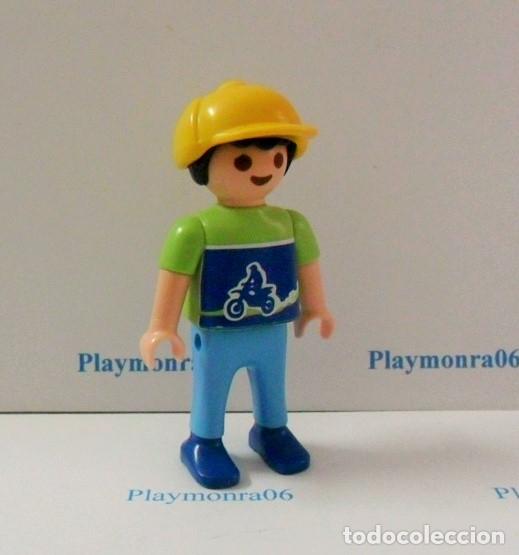 Playmobil: PLAYMOBIL P205 * FIGURA NI&Ntilde;O CON GORRA Y VESTUARIO VERANO