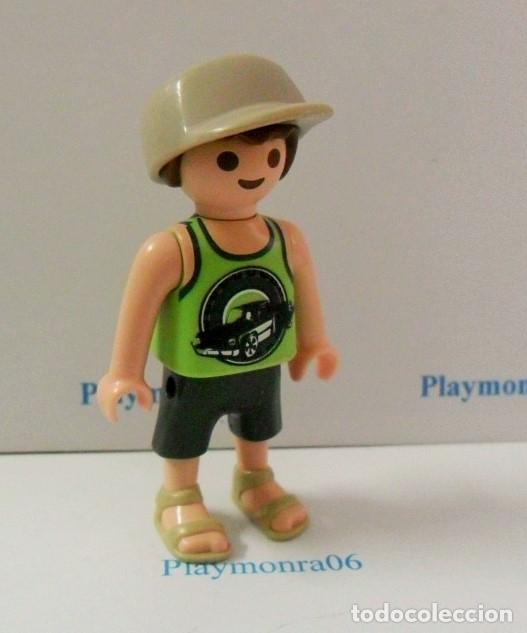 Playmobil: PLAYMOBIL P205 * FIGURA NI&Ntilde;O CON GORRA Y VESTUARIO NEGRO