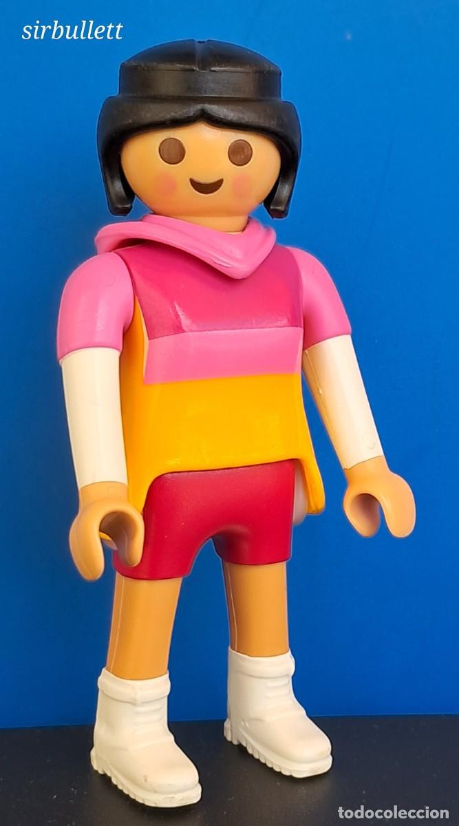 Playmobil: Figura Mujer Sudadera Pantal&oacute;n corto Deportista. Playmobil.
