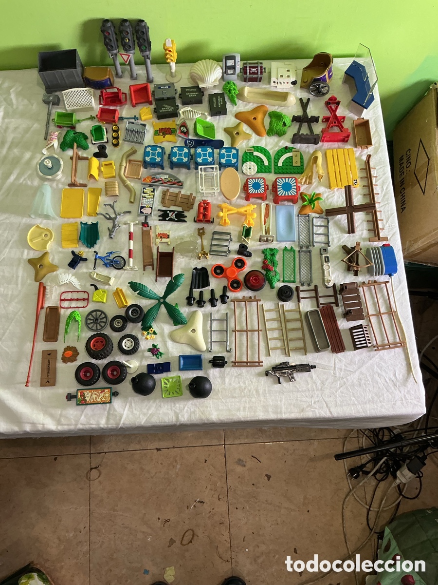 Playmobil: PLAYMOBIL ACCESORIOS, MOBILIARIO, RUEDAS Y CONSTRUCCI&Oacute;N &ndash; AI-2