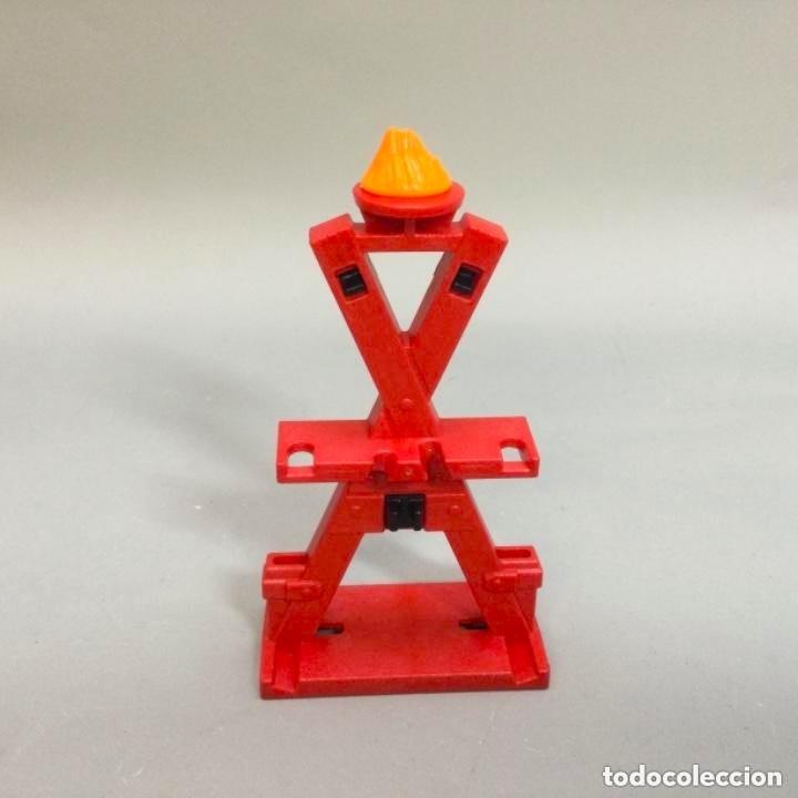 Playmobil: PLAYMOBIL ARMERO MEDIEVAL ROJO JUSTA TORNEO COMBATE