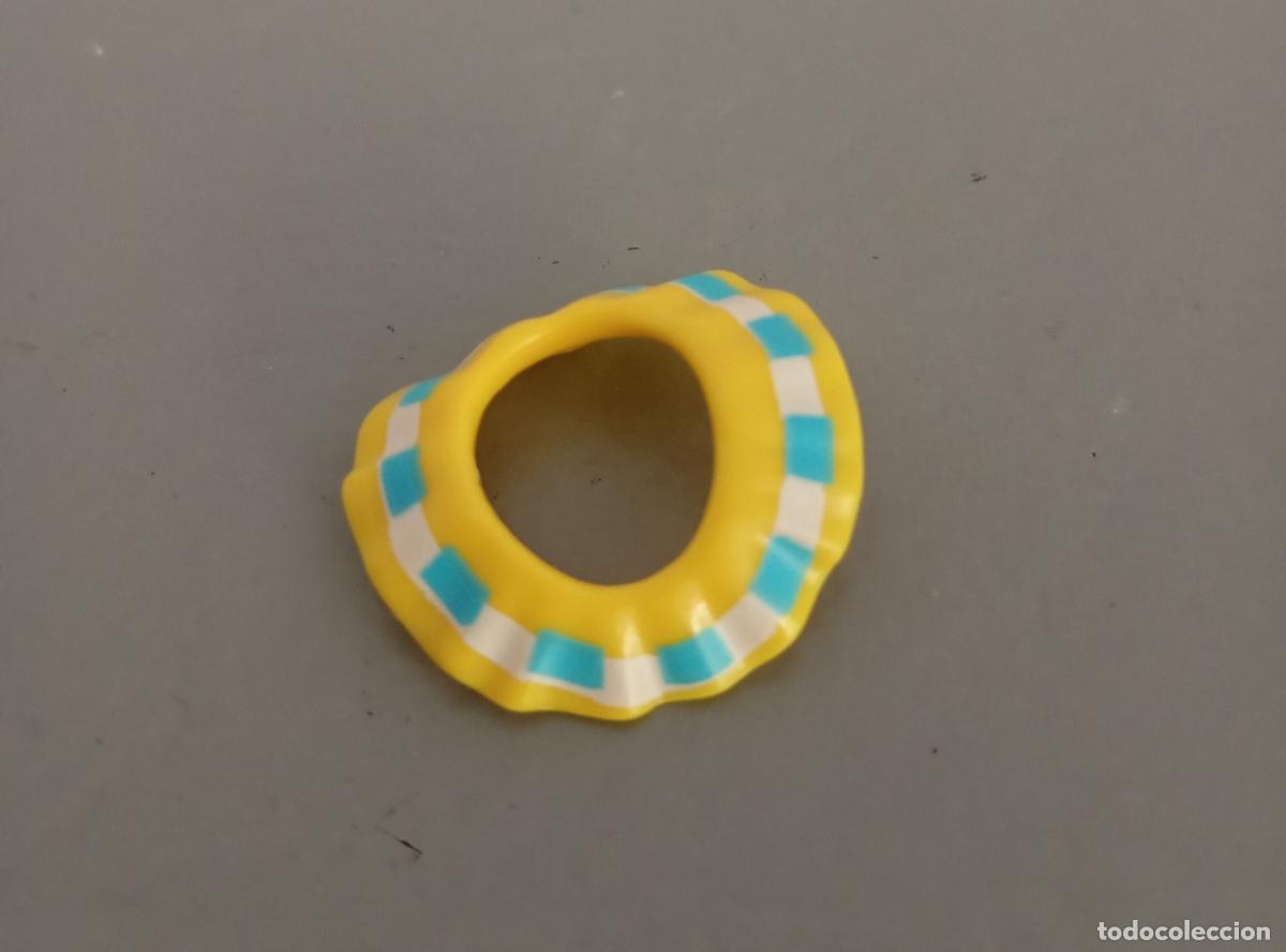 Playmobil: A0062 Playmobil cuello amarillo y azul