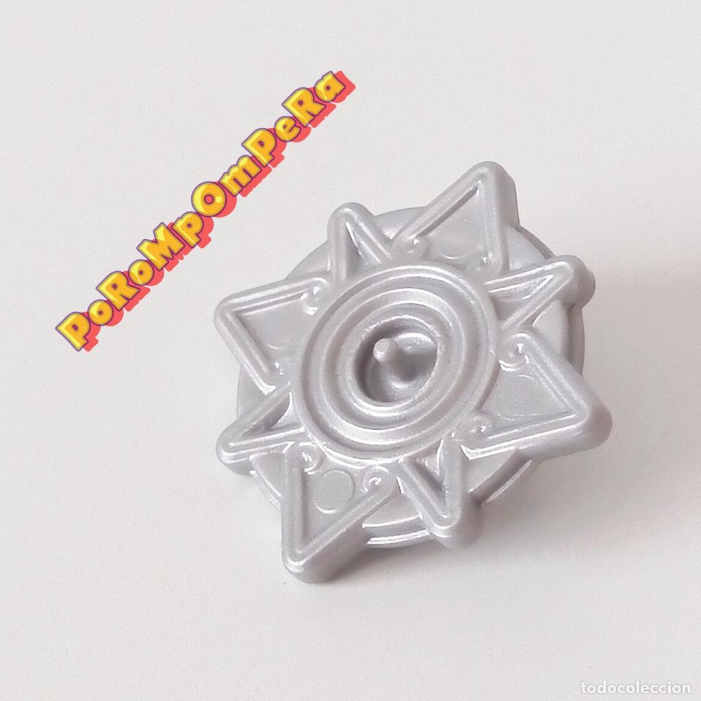 Playmobil: PLAYMOBIL medall&oacute;n plateado tesoro pirata rosa de los vientos D9