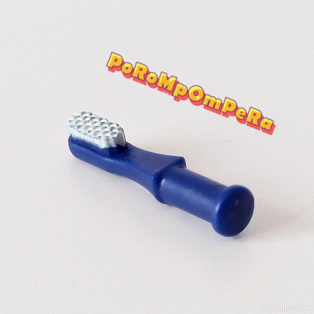 Playmobil: PLAYMOBIL cepillo de dientes azul limpieza dental cuarto de ba&ntilde;o accesorio dentista D7