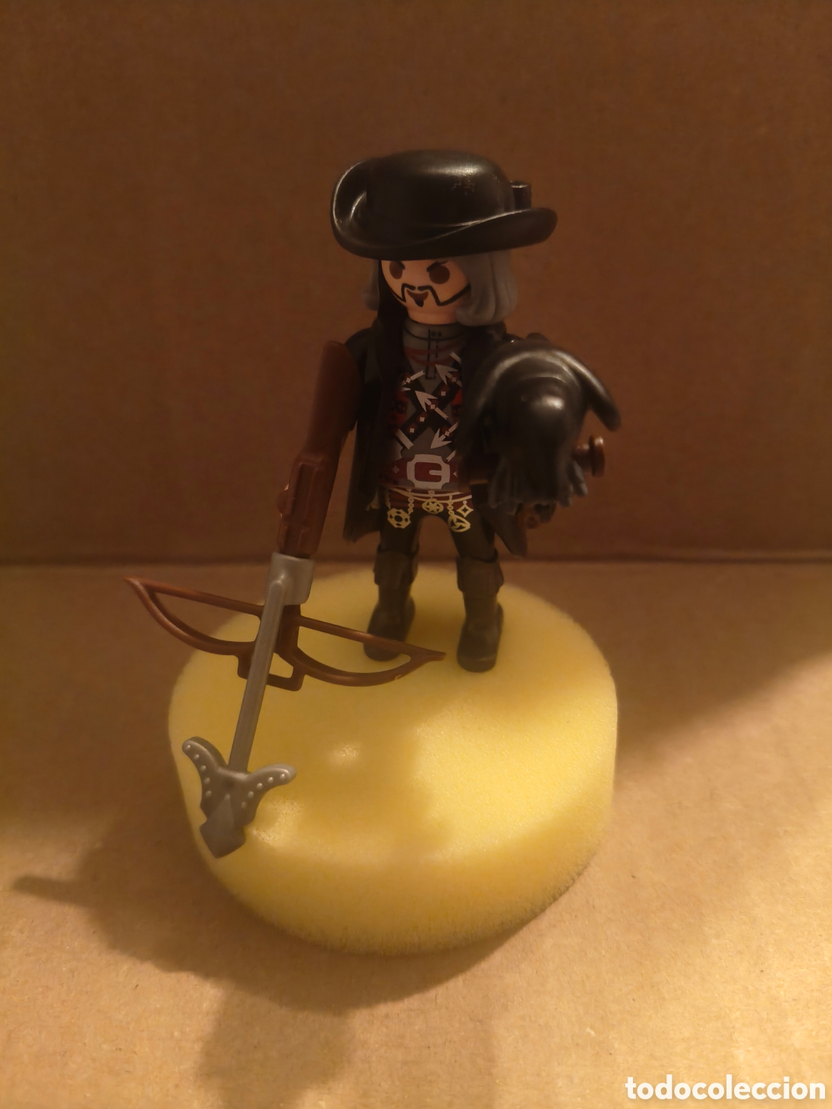 Playmobil: Figura Playmobil cazador con cuervo