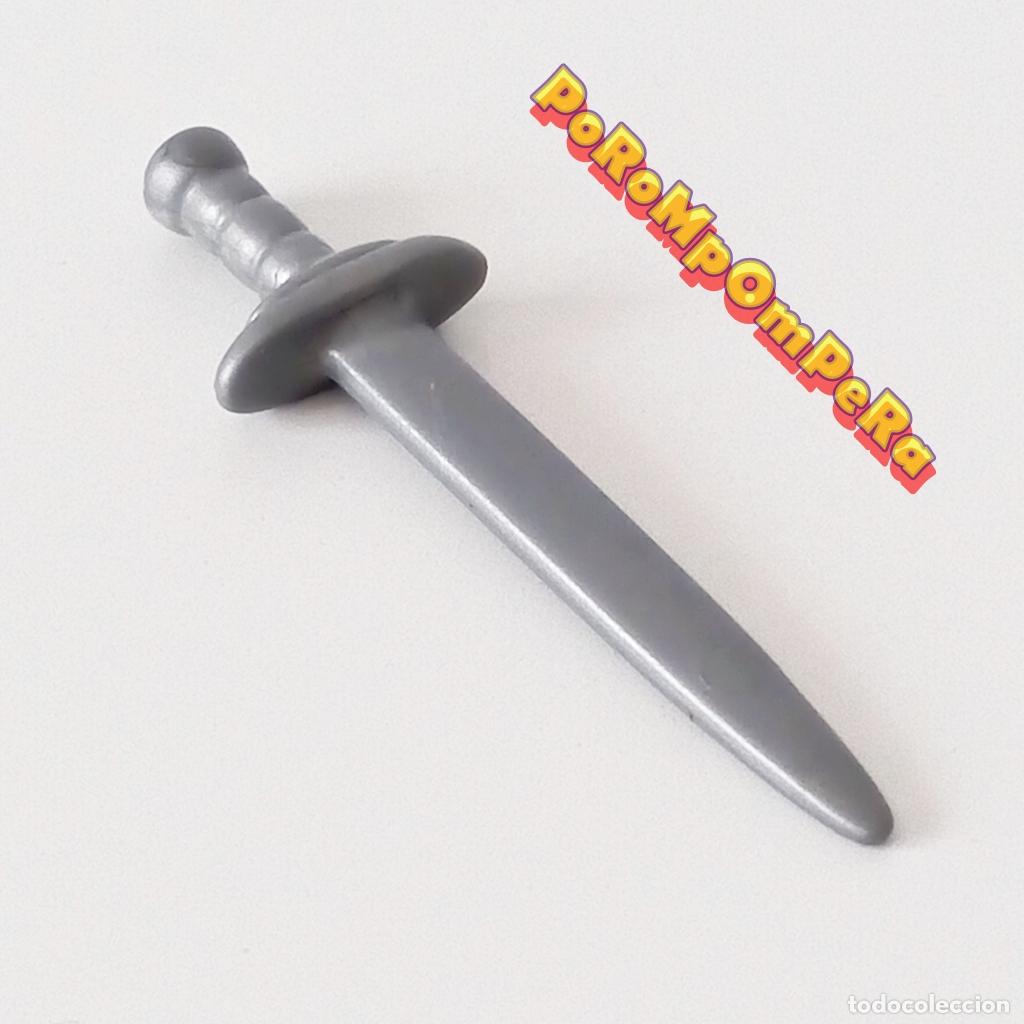 Playmobil: PLAYMOBIL espada plateada empu&ntilde;adura recta caballero medieval pr&iacute;ncipe rey D6