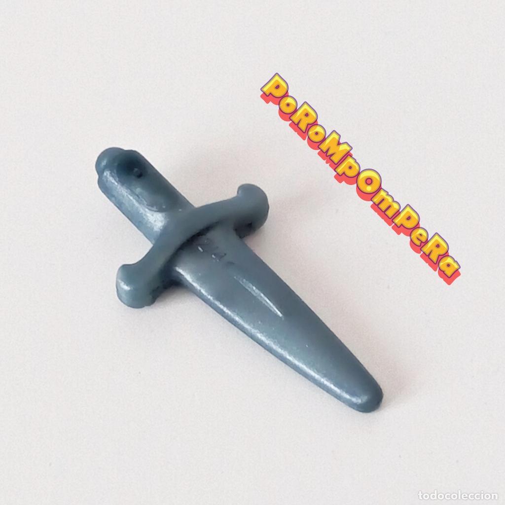 Playmobil: PLAYMOBIL daga azulada 3029 3030 3053 312X 328X 3314 362X 3633 3653 3665 + pu&ntilde;al arma D6