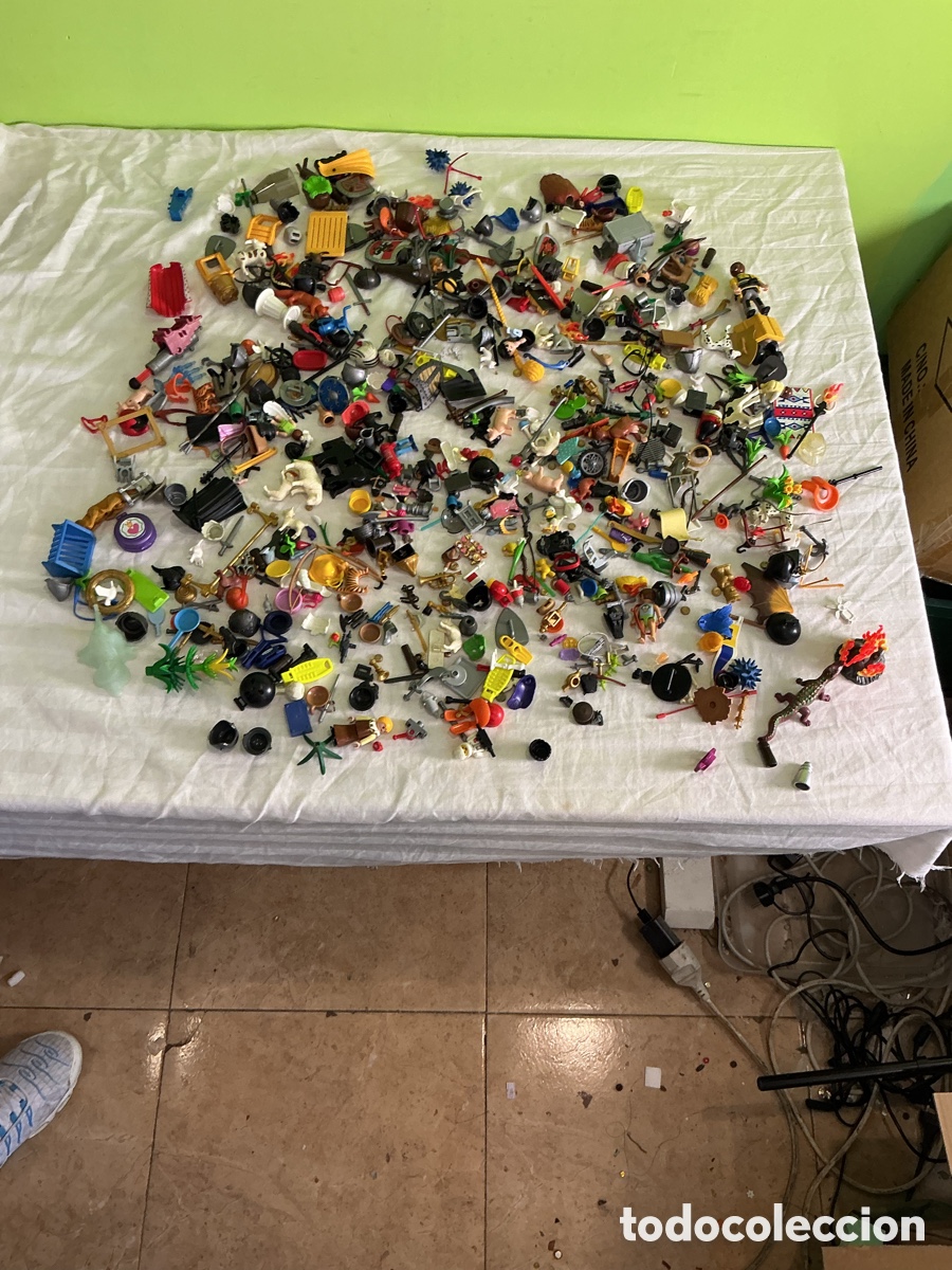 Playmobil: Lote de accesorios y piezas variadas de Playmobil, referencia AI3&raquo;.