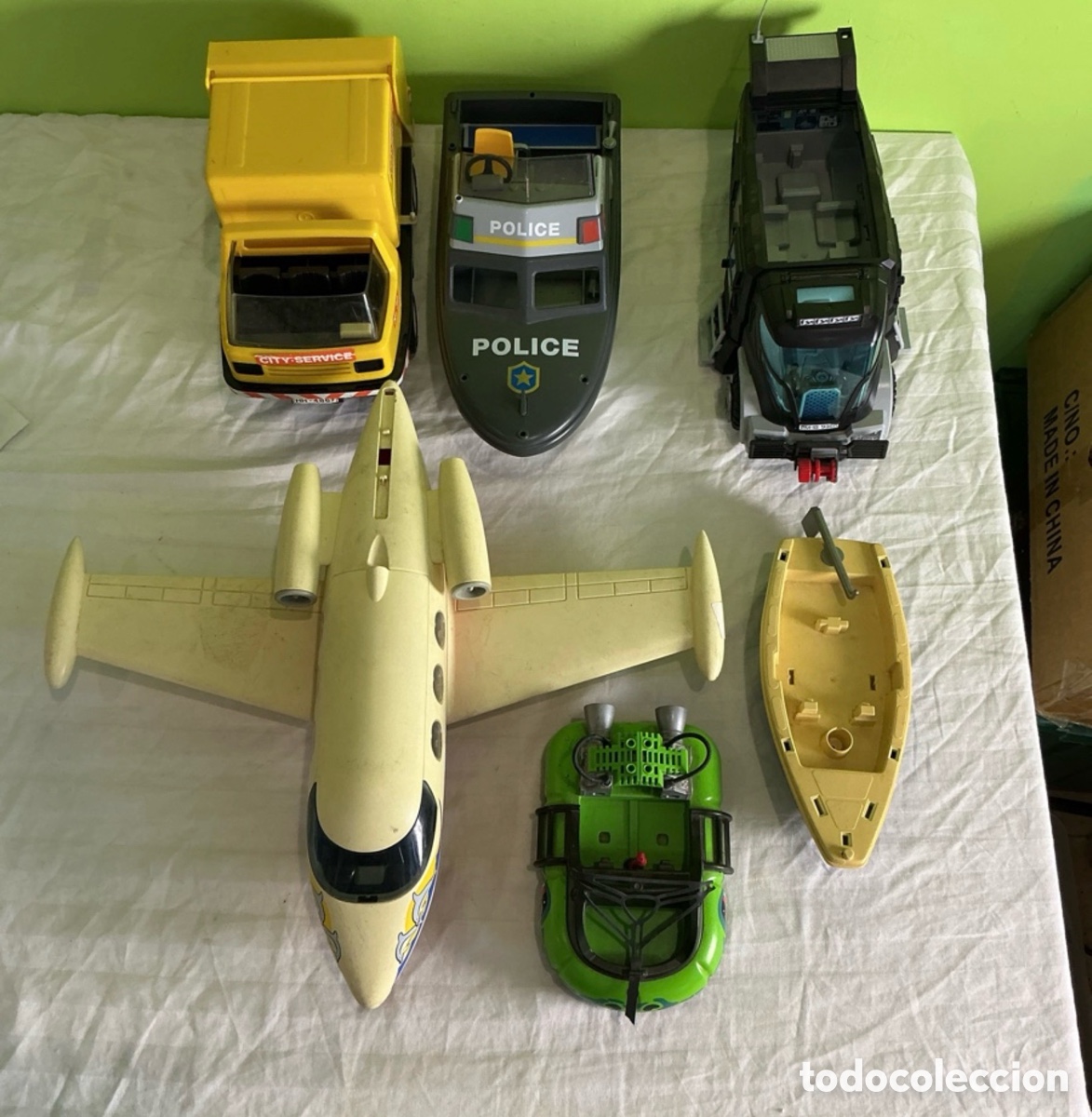 Playmobil: Lote Playmobil avi&oacute;n, cami&oacute;n, coches y barcos &ndash; AC-3