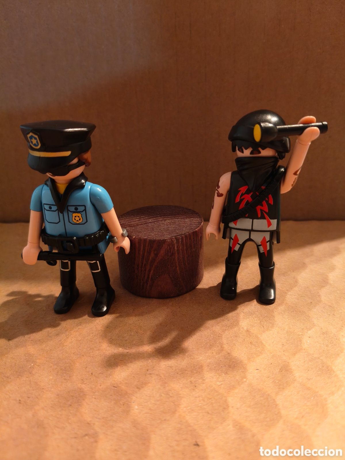 Playmobil: Figuras Playmobil polic&iacute;a y ladr&oacute;n