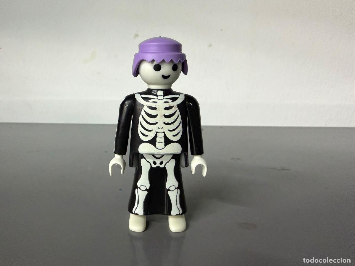 Playmobil: PLAYMOBIL figura zombie pirata fantasma, halloween- mirar foto del torso, un poco manchado -mix21
