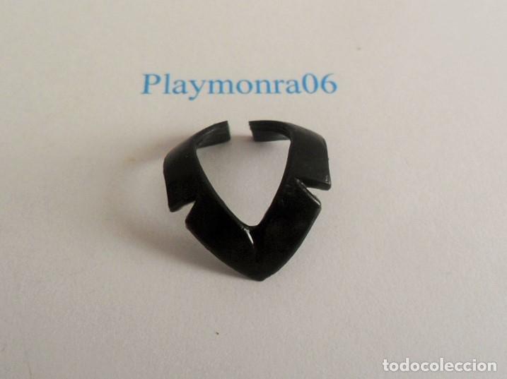 Playmobil: PLAYMOBIL P080 * CUELLO SOLAPA CHAQUETA NEGRO