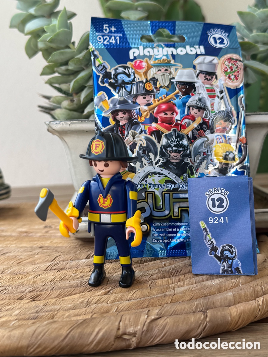 Playmobil: Playmobil Figures Bombero con Hacha y Casco - Foto 3
