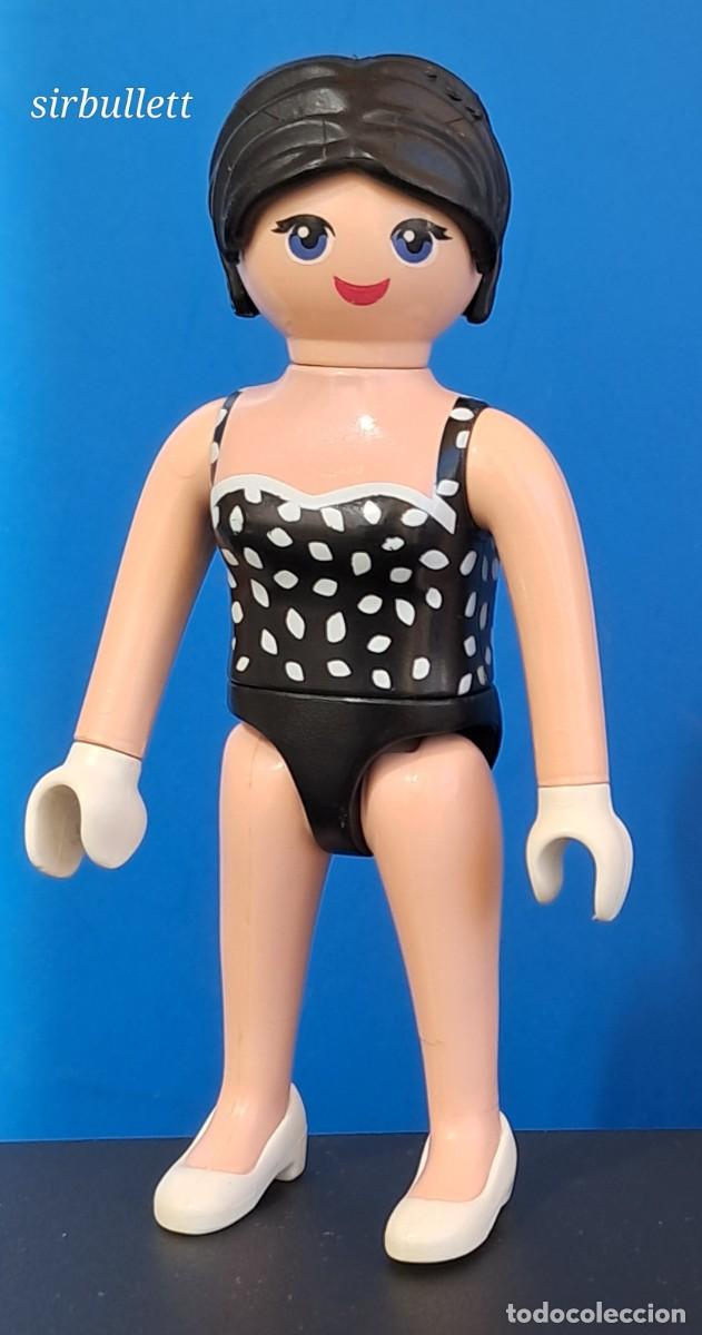 Playmobil: Figura Mujer manos y zapatos blancos. Playmobil.