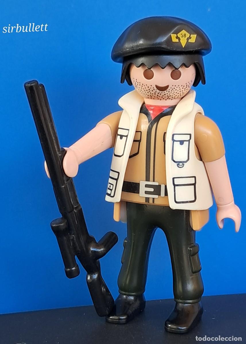 Playmobil: Figura Hombre Cazador Explorador. Playmobil
