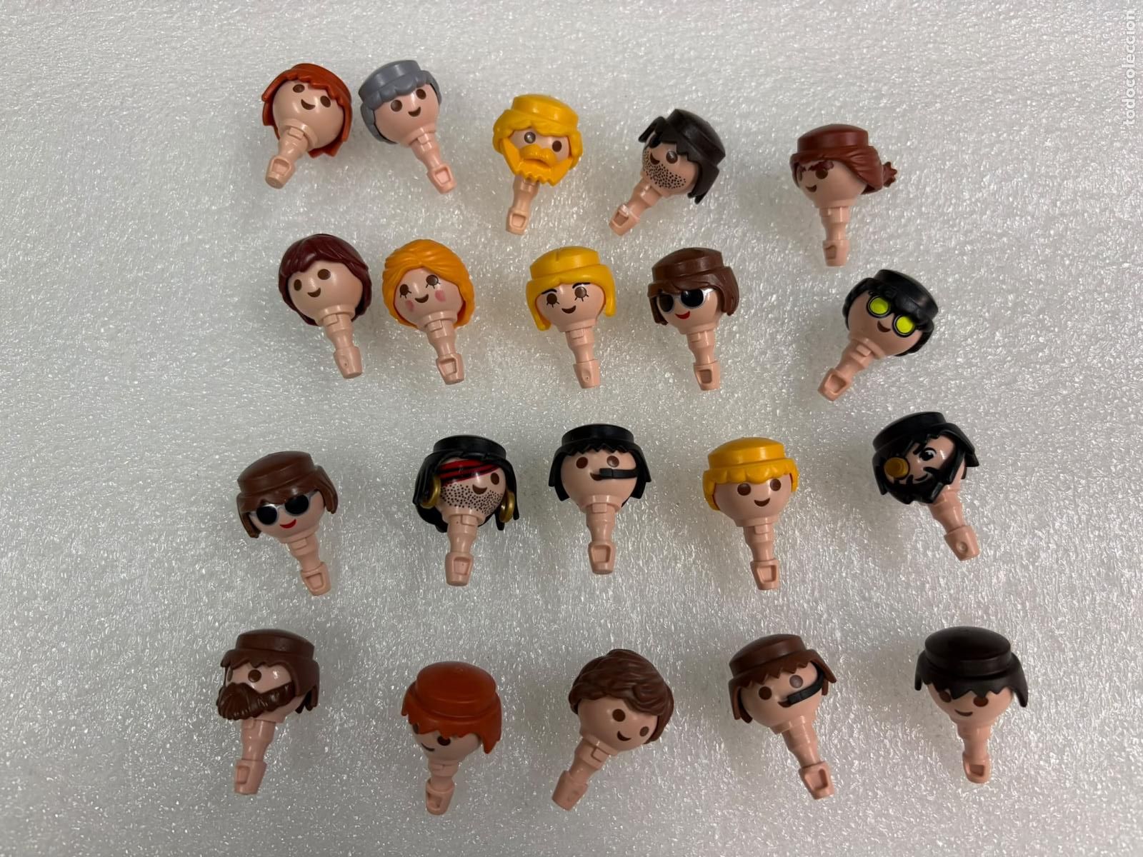 Playmobil: PLAYMOBIL lote 20 cabezas completas . pelos , cabezas, barba, etc , lo que se ve en la foto.