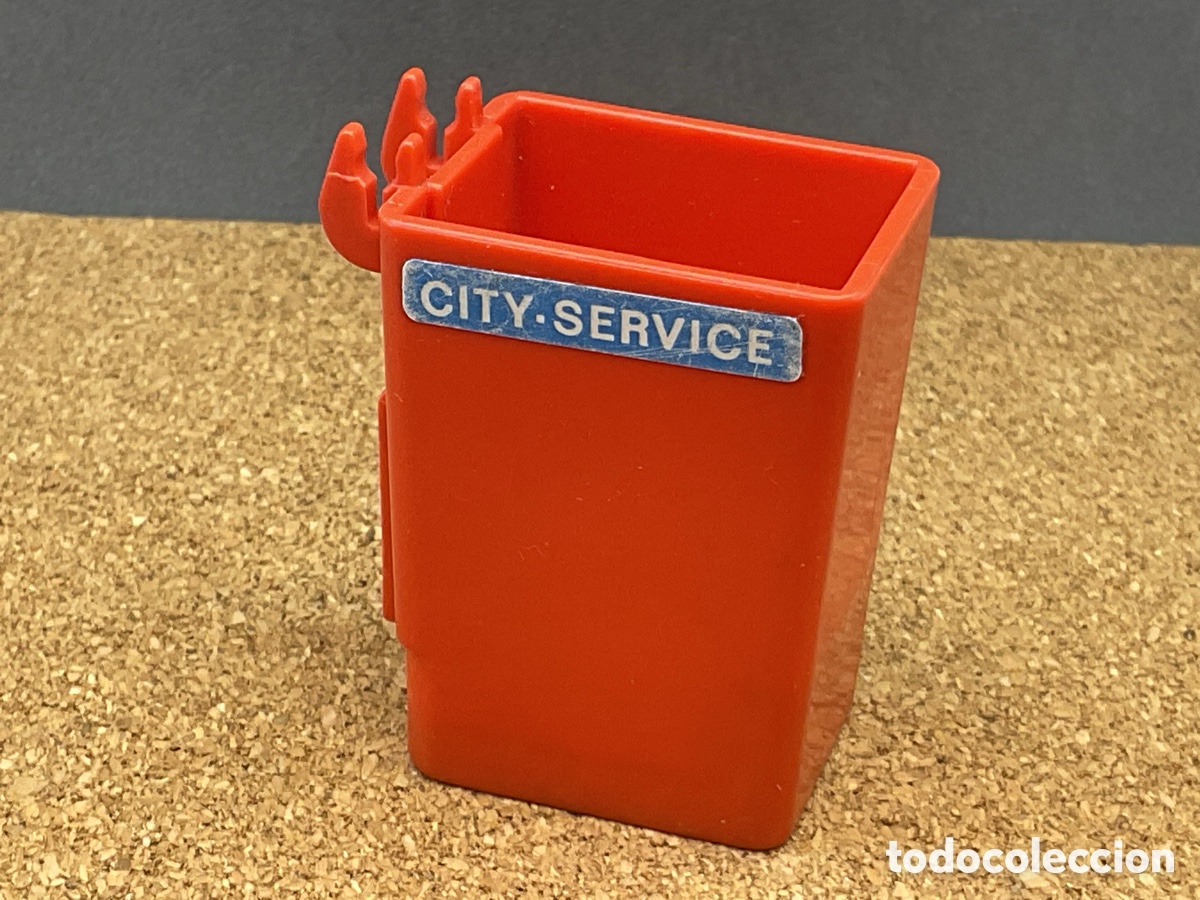 Playmobil: ACCESORIO PLAYMOBIL. CUBO DE BASURA ROJO SIN TAPA.