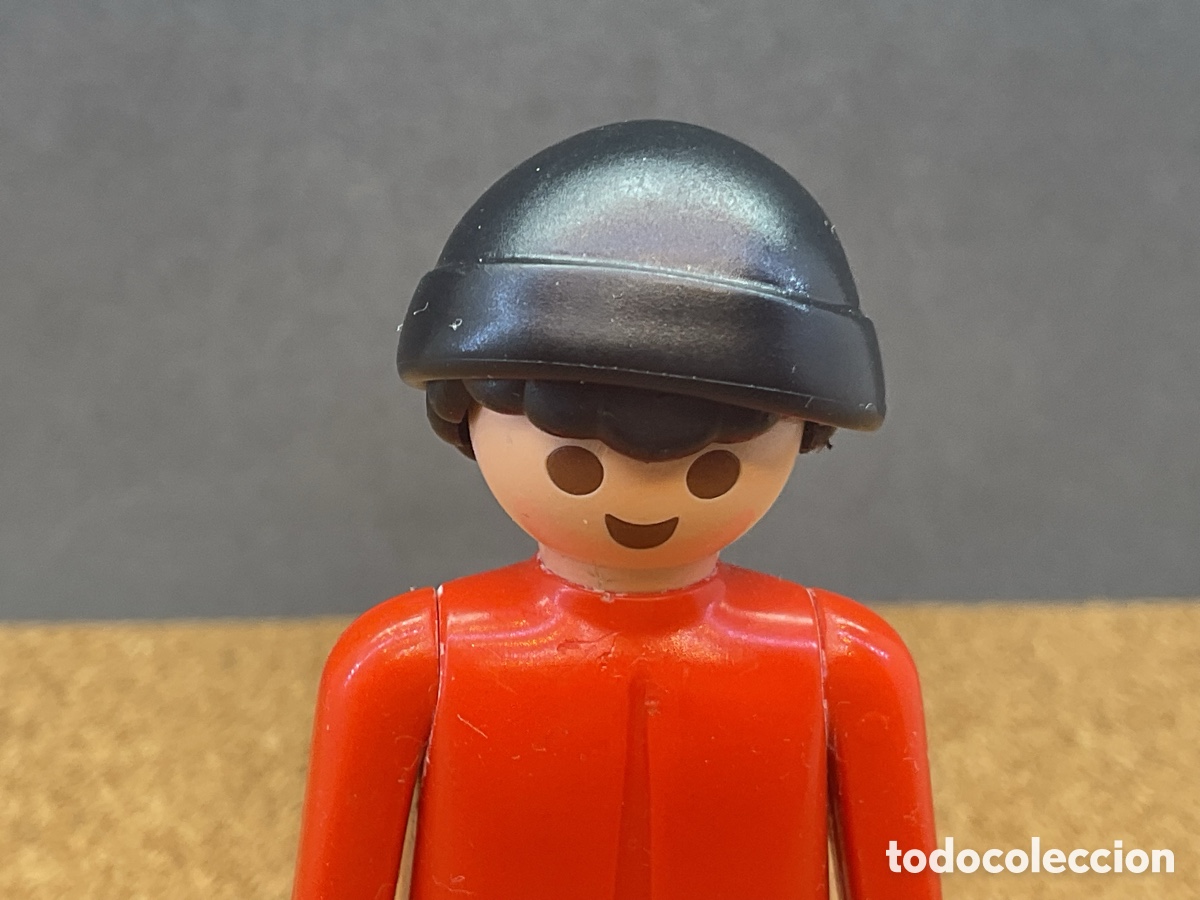 Playmobil: ACCESORIO PLAYMOBIL. GORRO NEGRO ADULTO.