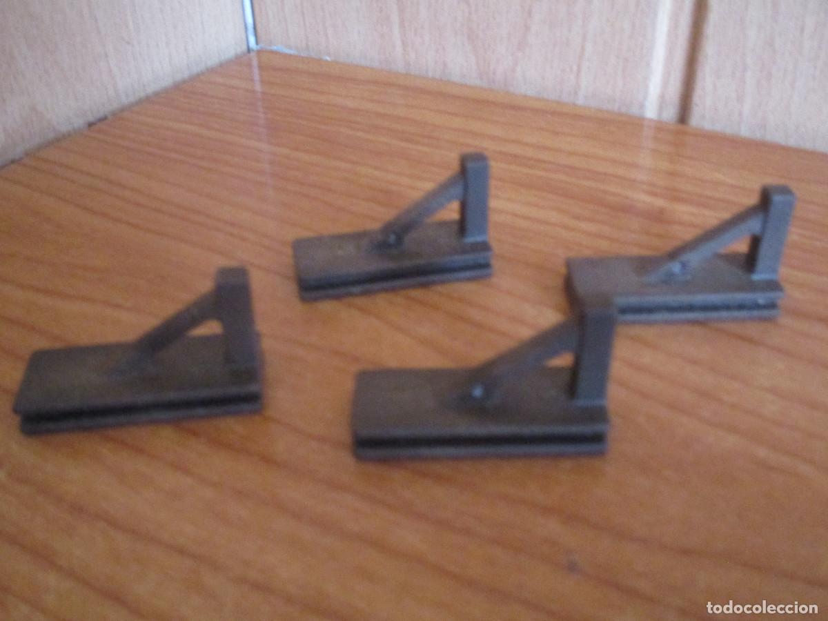 Playmobil: PLAYMOBIL : 1 LOTE DE 4 CONECTORES MARRONES O PIEZAS DE UNION SUELO PARA CASTILLO MEDIEVAL