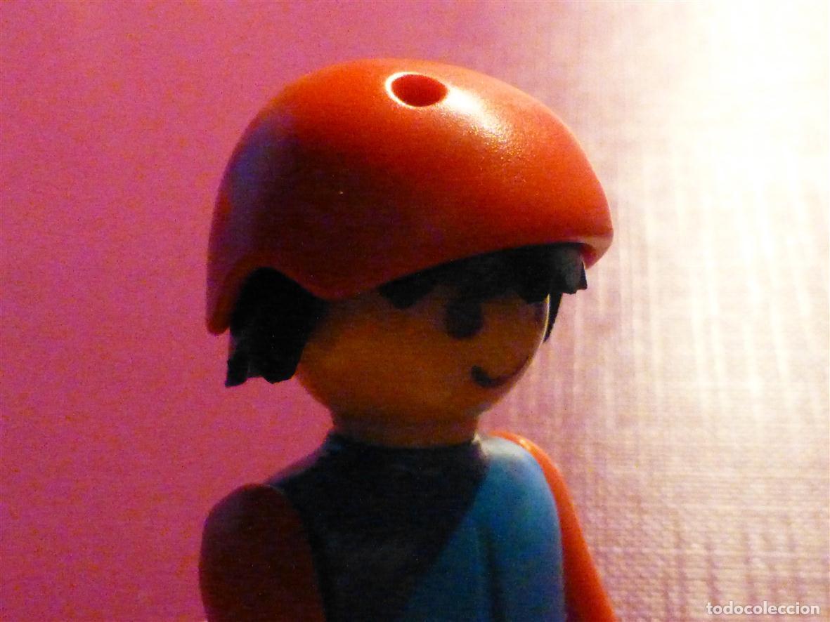 Playmobil: Playmobil - Gorro, Gorra, Sombrero - Casco Ciclista, H&iacute;pica Deportes, Skate - Color Rojo - Playmobil