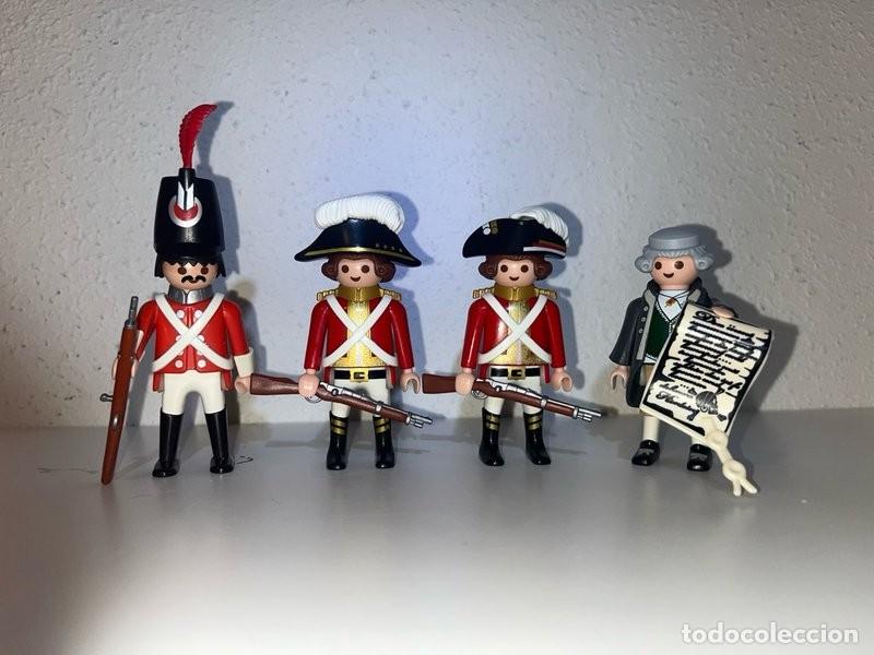 Playmobil: Playmobil 4 figuras de casacas rojas con mosquetes y pergamino