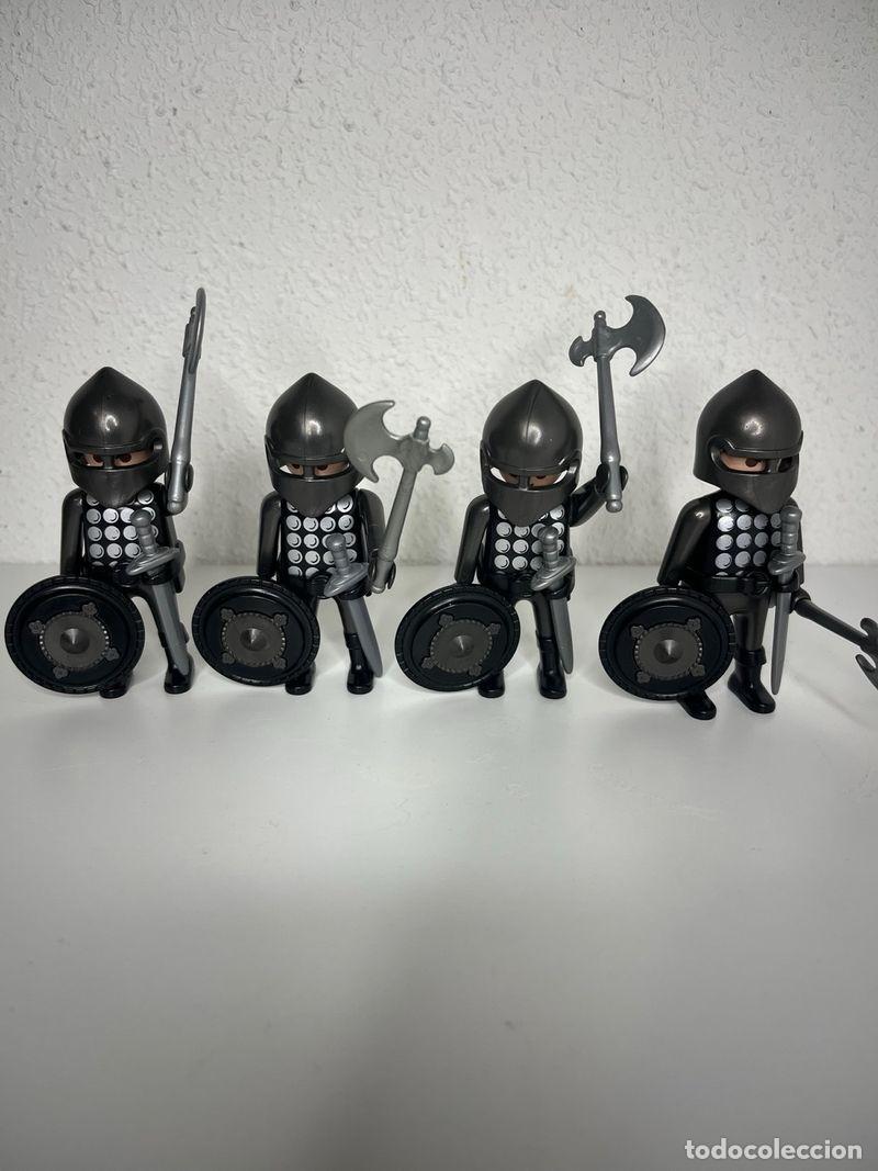 Playmobil: Playmobil 4 caballeros negros con escudo, hacha y lanza (ref. 4517)