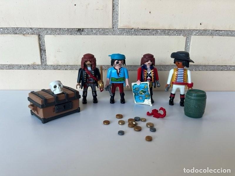 Playmobil: Playmobil 4 piratas con barril, cofre, calavera, escorpi&oacute;n y mapa