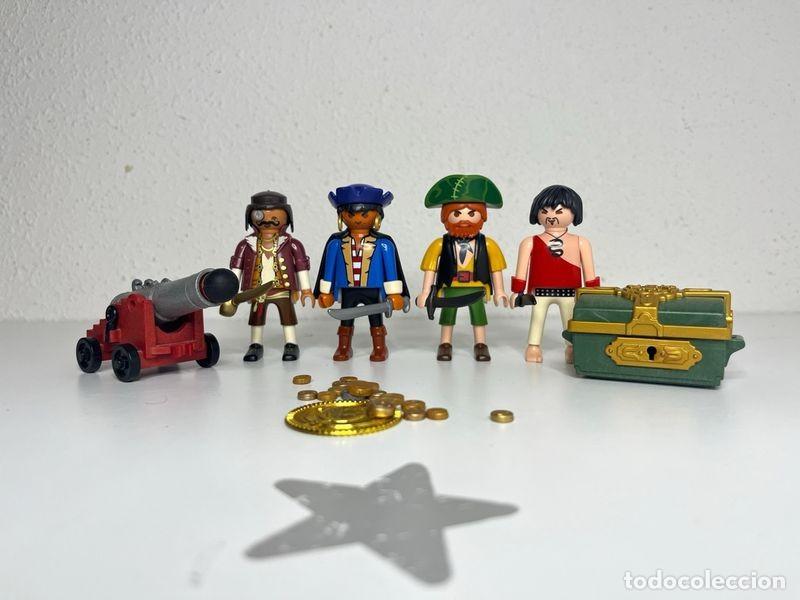 Playmobil: Playmobil 4 piratas con ca&ntilde;&oacute;n rojo, cofre verde y monedas