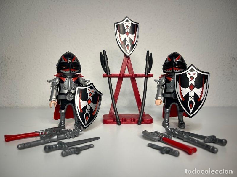 Playmobil: Playmobil 2 caballeros del &aacute;guila con capa roja, lanzas y soporte de armas